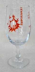 BIERGLAS MIT STIEL ~ 2/3 PINT ~ BEAVERTOWN ~ ROTES TOTENKOPF LOGO ~ CRAFT BEER - Bild 1 von 3