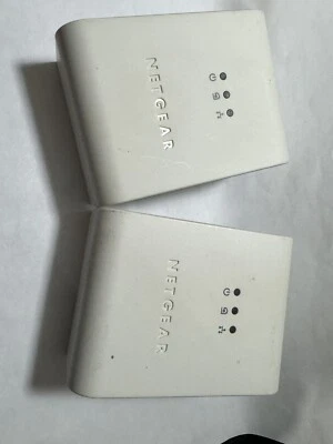 Netgear XE104 85 Mbps Wall-Plugged Ethernet Powerline Switch 4 Port Preowned - Image 1 of 3