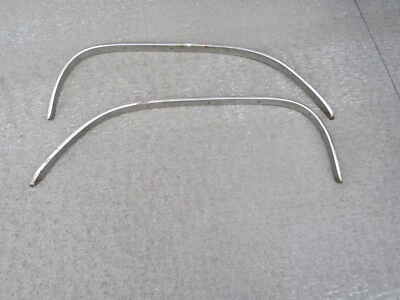 Pontiac Grand Prix 1964 64 rueda trasera rueda trasera borde de pozo moldura ~ par Foto 1 de 4