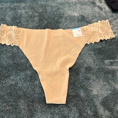 SO Tanga Panty Talla L Hecho en Bangladesh Beige Nuevo Encaje En Los Laterales Foto 1 de 2
