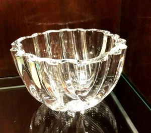 EXQUISITE ORREFORS CRYSTAL CENTERPIECE BOWL SIGNED & NUMBERED BY LARS HELLSTEN - Picture 1 of 9