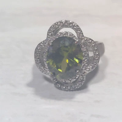 Anillo de Moda Aguacate Verde Vidrio Facetado Piedra Acero Inoxidable Talla 7 Foto 1 de 4