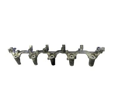 AUDI R8 2021 AWD 5,2 L soporte de cubierta de riel de combustible izquierdo 07L133340 OEM Foto 1 de 4