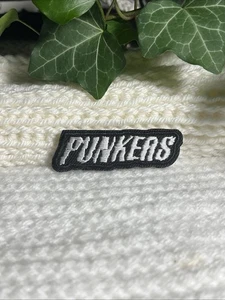 Bestickter schwarz-weißer Punkers Bügelbild Patch - Bild 1 von 3