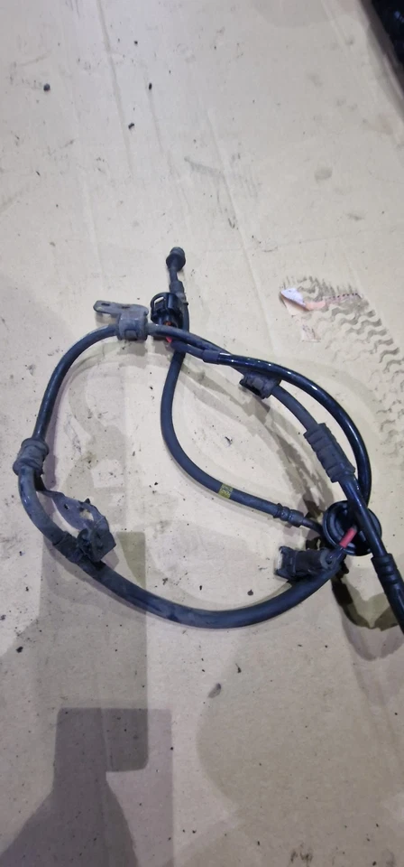 HYUNDAI IONIQ ELECTRIC ABS BREAK SENSOR REAR RIGHT 59796-G7300 - Image 1 of 4