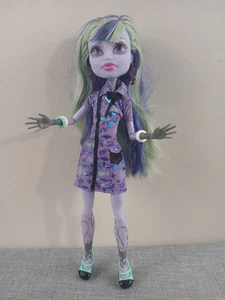 2011 Mattel Monster High Twyla Scaremaster Puppe Tochter des Boogie-Mannes - Bild 1 von 9