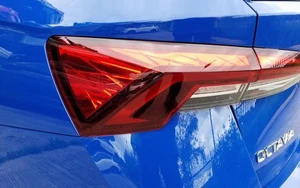 LEFT TAILLIGHT OUTER SKODA OCTAVIA 2020-2025 5E3 945 207 - Picture 1 of 4