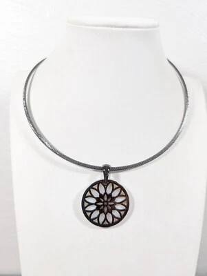 Lia Sophia Gray Metallic Bar Necklace Shell Medallion Pendant Choker Wire Chain - Image 1 of 4