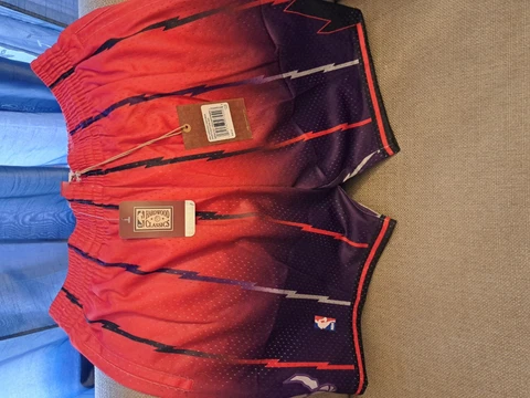 Toronto Raptors Mitchell & Ness NBA Authentic Size Medium Men's Mesh Shorts New Cover