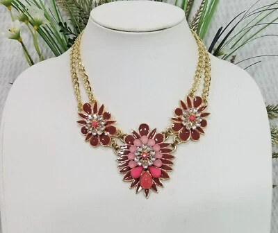 Collar Firmado NY Esmalte Marrón Con Azulejo Floral Cristal Rosa y Transparente Tono Dorado Foto 1 de 4