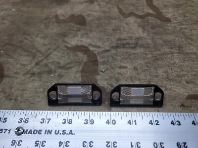 (2) 1996-2000 VW Volkswagon Passat License Plate Light  - Image 1 of 4