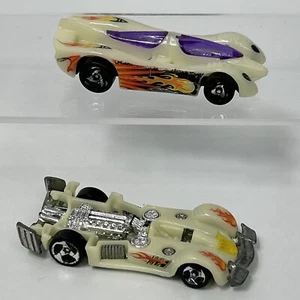 Hot Wheels Road Rocket & Power Pistons Brillan en la Oscuridad 1995 - Imagen 1 de 7