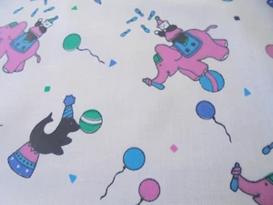 Interesting vintage fabric. Pink circus elephants, Seals and balloons. - Picture 1 of 5