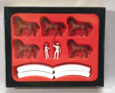 HO scale  Preiser # 22004 PERFORMING HORSES ACT Walther's Great Circus Train - Image 1 of 4