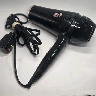 Secador de pelo profesional T3 Featherweight Luxe 2i 73870 negro funciona  Foto 1 de 4