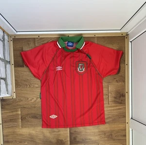 SIZE L Large WALES 1994-1996 HOME FOOTBALL SHIRT JERSEY UMBRO - Picture 1 of 6