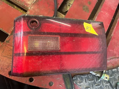 Luz trasera interior derecha Lexus LS400 1991 Toyota OEM usada Foto 1 de 3