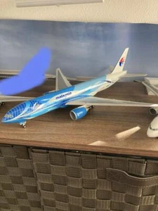 Malaysia Airlines Boeing 777 Model 1/200 Scale Special Livery Plastic - Picture 1 of 1