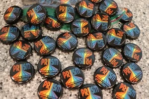 ¡100 PRISM BREWING BEER BOTTLE CAPS BLACK AND RAINBOW NO ABOLLS CLEAN FAST SHIPNG! - Imagen 1 de 1