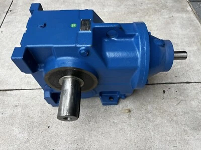 Relación de caja de engranajes cónicos helicoidales 8,7 1 par 1000 Nm entrada máxima RPM 1750 Foto 1 de 4