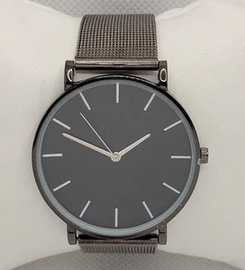 Mens Minimalistic Classic Round Gray Matte Case Black Dial Mesh Band Watch K4 - Picture 1 of 9