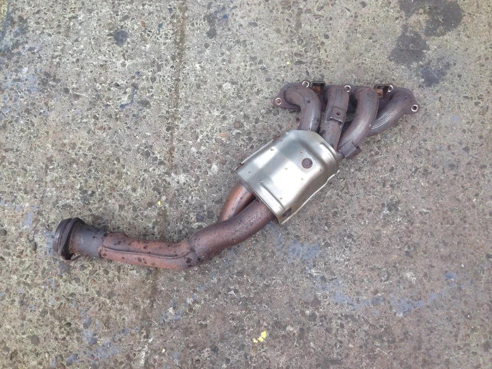 Honda S2000 AP1 AP2, подлинные выхлопном коллекторе удалены от Ap1 AP2 - Изображение 1 из 1