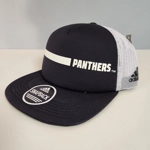 Neu mit Etikett Adidas Milwaukee Panthers University of Wisconsin Truckermütze schwarz Druckknopflasche - Bild 1 von 11