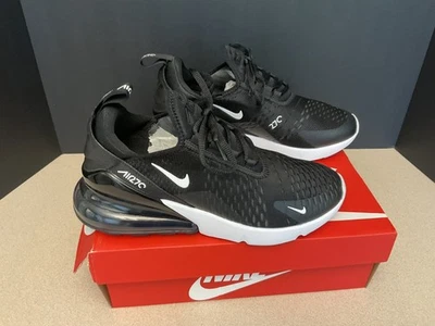 ¡Nuevo! Zapatos para correr Nike Air Max 270 negros/blancos. Juvenil 6.5Y. Mujer 8. ¡¡Bonito!!! Foto 1 de 4