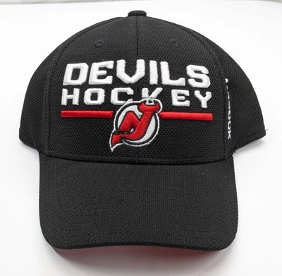 Sombrero Reebok Center Ice Collection NHL Devils Hockey Negro y Rojo S/M Foto 1 de 4