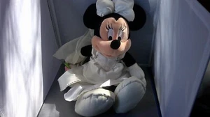 Disneyland Resort Minnie bride NWT 18" - Picture 1 of 6