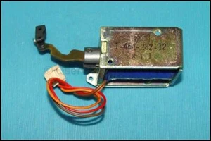 Solenoide de reproducción de video Sony SL-F1 Betamax con émbolo P/N 1-454-282-12  - Imagen 1 de 1