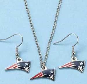 NEU ENGLAND PATRIOTEN NEUES OHRRING UND ANHÄNGER SET - TOLLES STRUMPF GESCHENK! - Bild 1 von 2