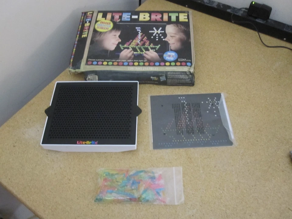 Hasbro Mini Lite Brite Board With 85 Colorful Pegs 2021 Factory 02216