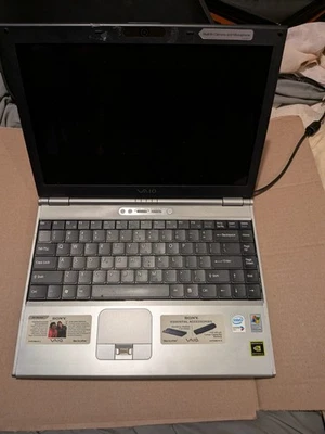 Sony Viao SZ110 13.3" Intel Core Duo 2GB Win XP Home Nvidia Geforce *LEER* Foto 1 de 4