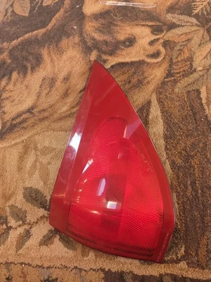 2002 BUICK RENDEZVOUS OEM LANTERNA TRASEIRA LATERAL DIREITA PASSAGEIROS 2002 - Imagem 1 de 4