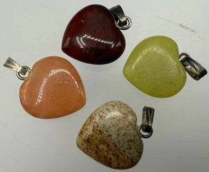 ESTATE POLISHED RED PEACH LIME AGATE SMALL HEART PENDANT CHARM LOT 4 - Bild 1 von 6