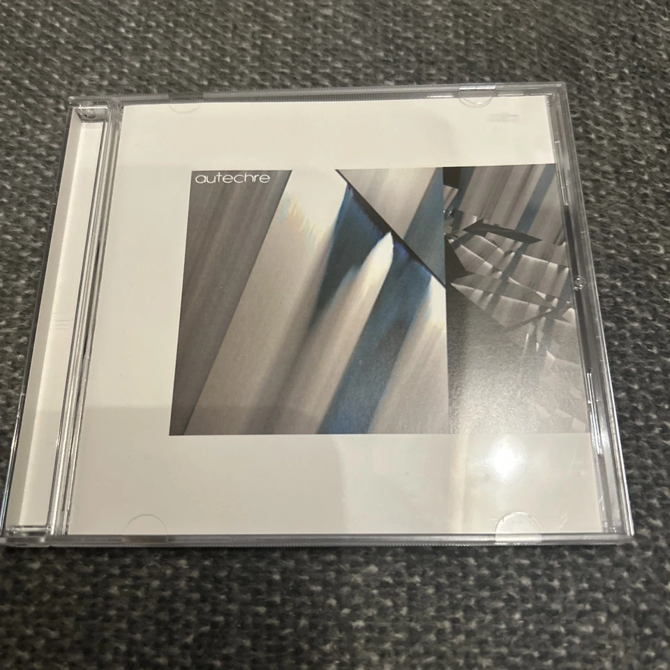 Autechre – Confield CD Warp Records – warpcd128, Zomba – rtd 126.3686.2 - Bild 1 von 4