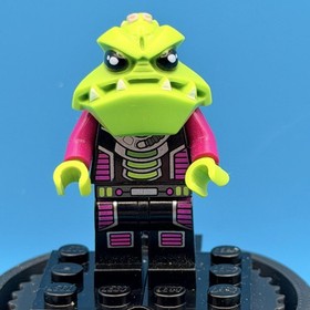 LEGO: Alien Trooper (AC003) - From Space Set 7066 (2011) - RETIRED!
