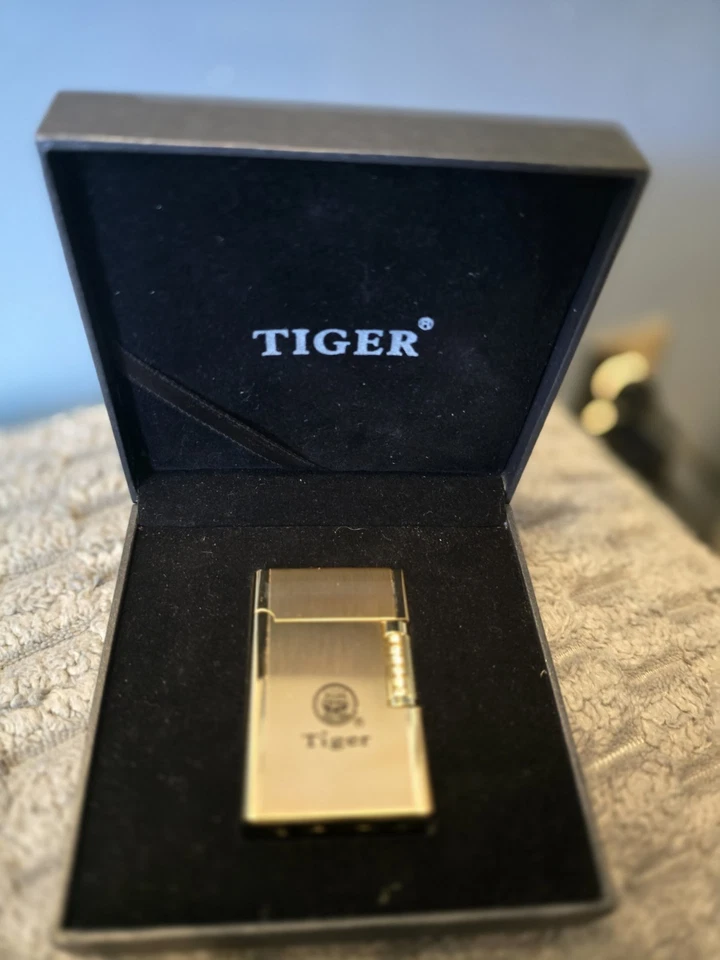 Encendedor marca Tiger estuche original vintage Foto 1 de 3