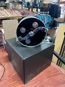 Hardy Cascapedia Fly Reel - 8/9 - Picture 1 of 4