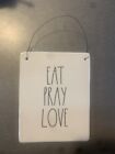 NEU Rae Dunn ""EAT PRAY LOVE"" hängende Fliese Wandplakette Schild 7,5x6 Muttertag