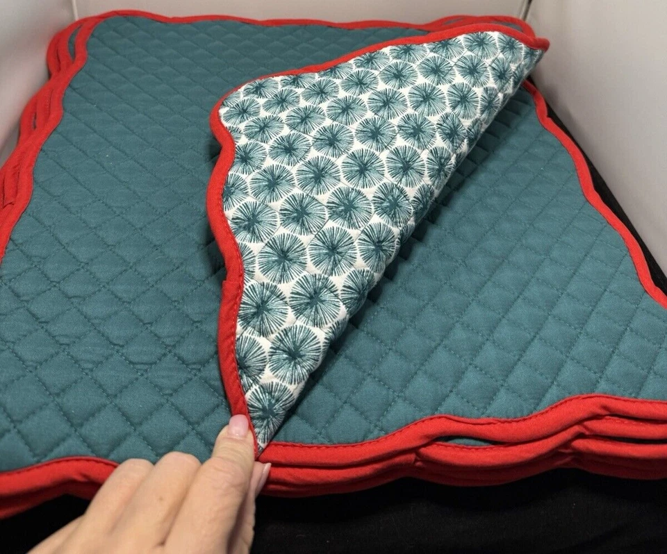 Juego de 4 Colchonetas Pioneer Mujer Acolchadas Cuadradas Doble Lado Festoneadas Navidad Foto 1 de 2