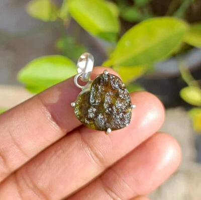 Colgante Moldavita Cruda Plata de Ley 925 Hecho a Mano Colgante para Regalo Foto 1 de 4