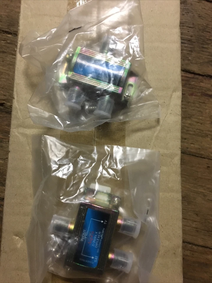 DOS (2) DIPLEXOR SATÉLITE EAGLE ASPEN D-2100LX Foto 1 de 3