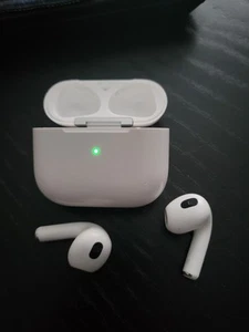 Apple AirPods 3rd Generation Wireless In-Ear Headset - Zdjęcie 1 z 5