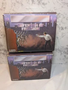 2x Defender Of Freedom Blaster Toy Space Aliens Disc Shooter Lights & Sound READ - Picture 1 of 19