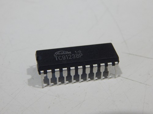 Circuito Integrato Toshiba TC9123BP - DIP 22 Pin - Originale Giappone - 1 Pezzo