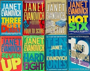 Lot of 8 Janet Evanovich Paperback Books: Stephanie Plum Series - Picture 1 of 3