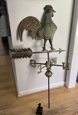 "Gallo tridimensional hecho a mano grande 46"" de alto acabado pátina de cobre" Foto 1 de 4