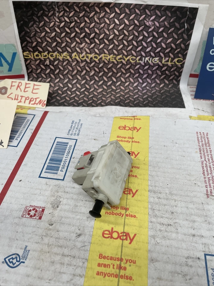 01-10 CHRYSLER PT CRUISER LUZ DE FRENO INTERRUPTOR LÁMPARA DE PARADA  Foto 1 de 3